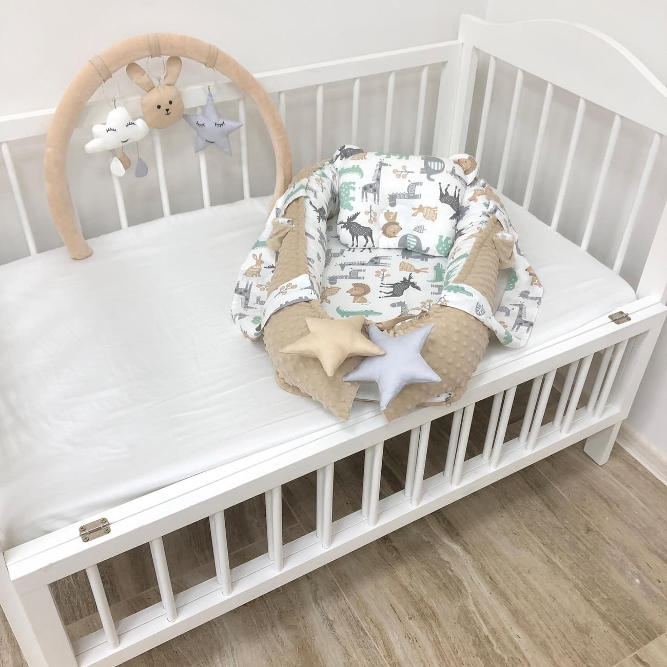 Baby nest beige"Animal pattern "