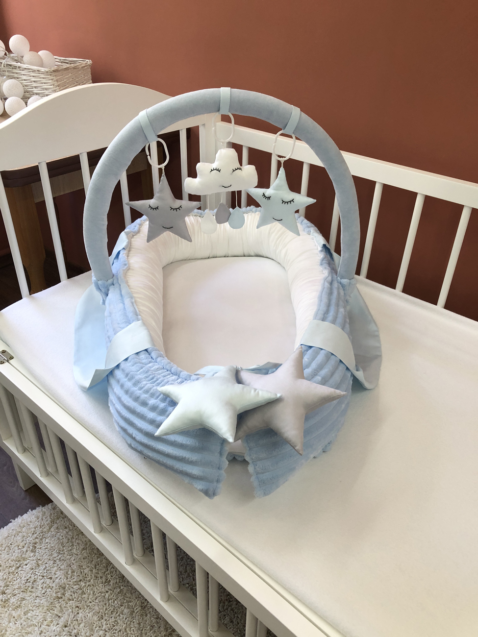 Baby nest "Blue and white"