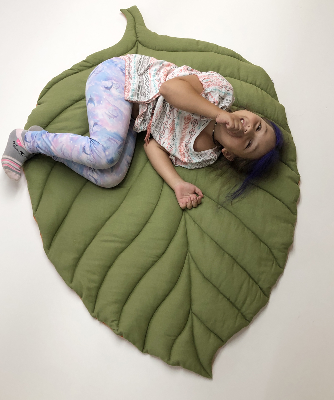 Linen Leaf Mat khaki color