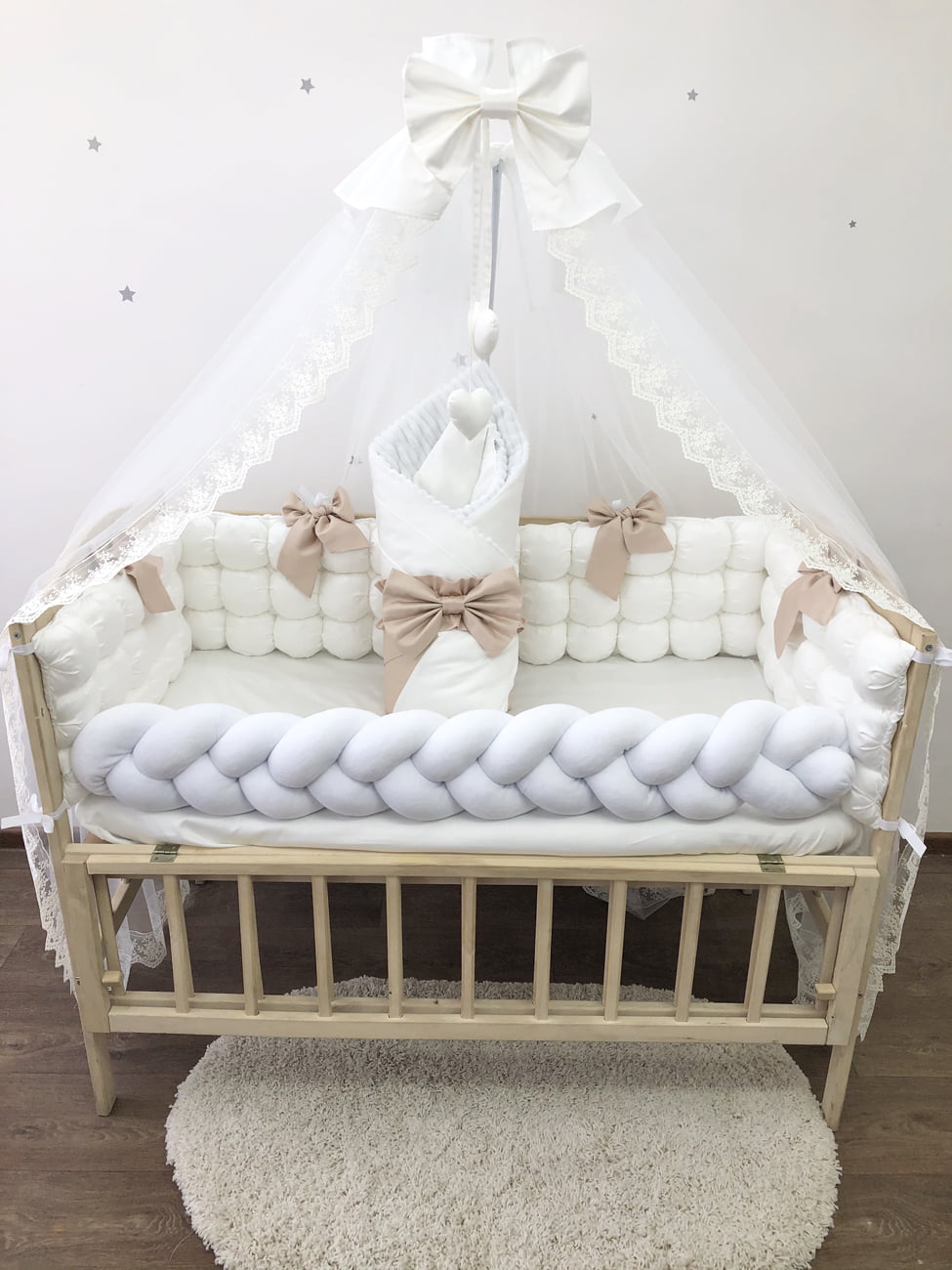 Crib set "luxury neutral"