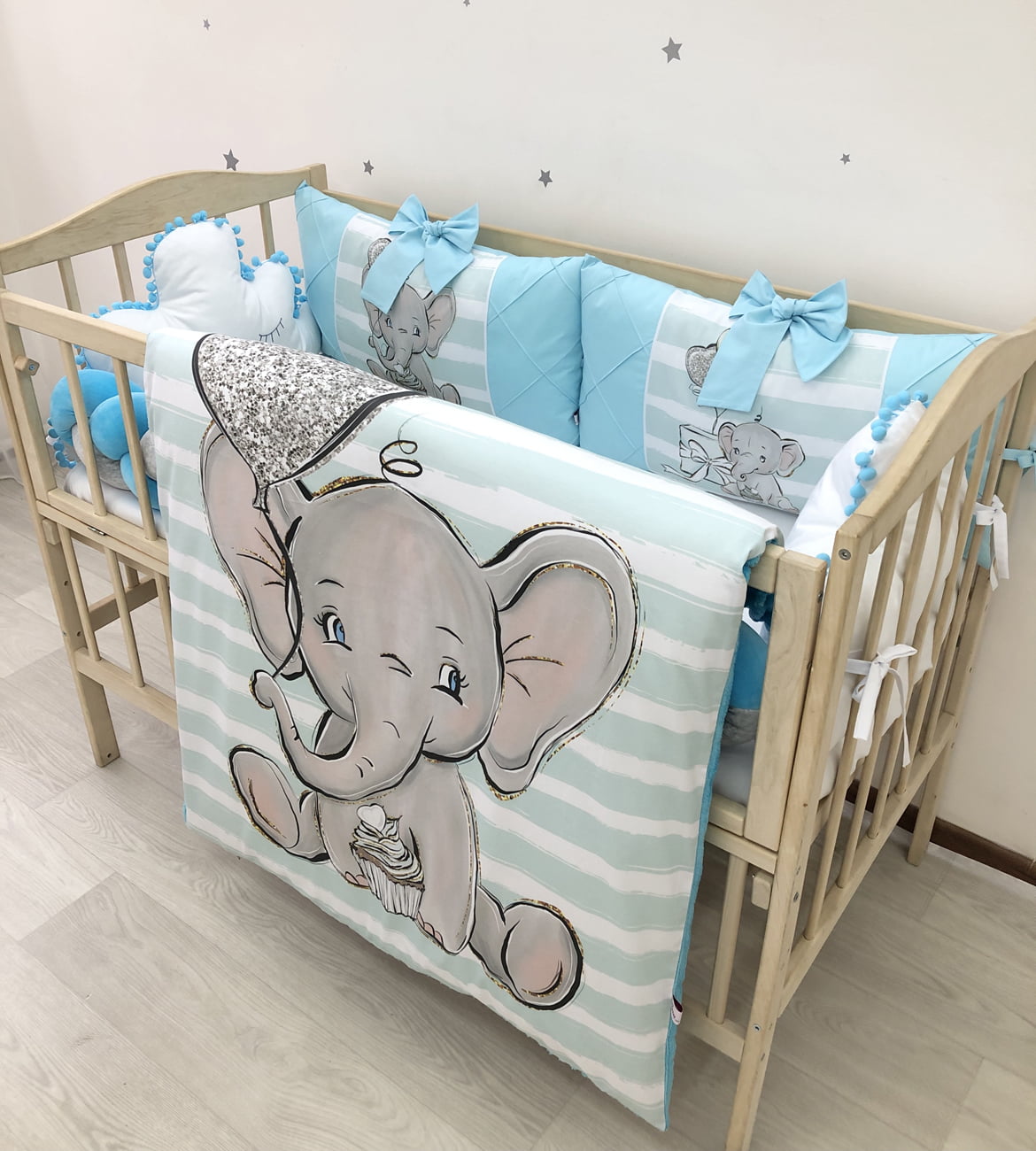 Crib set "Azure elephant"