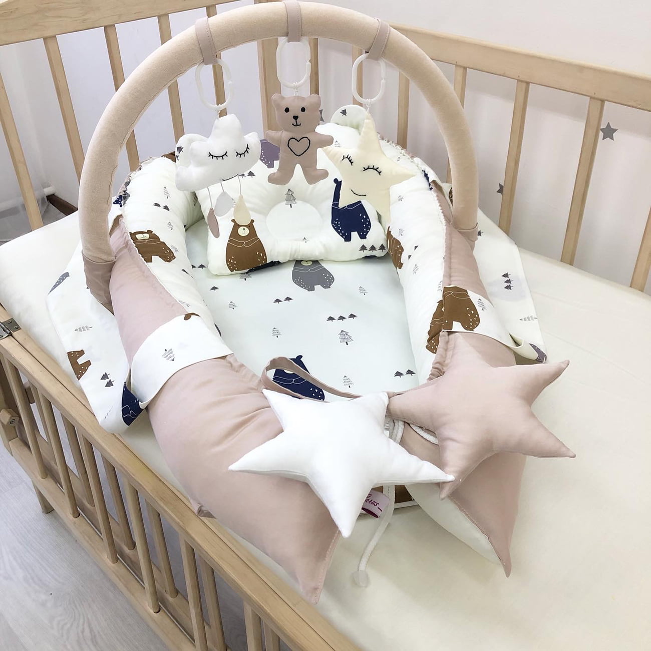 Baby Nest "Bear and toys"