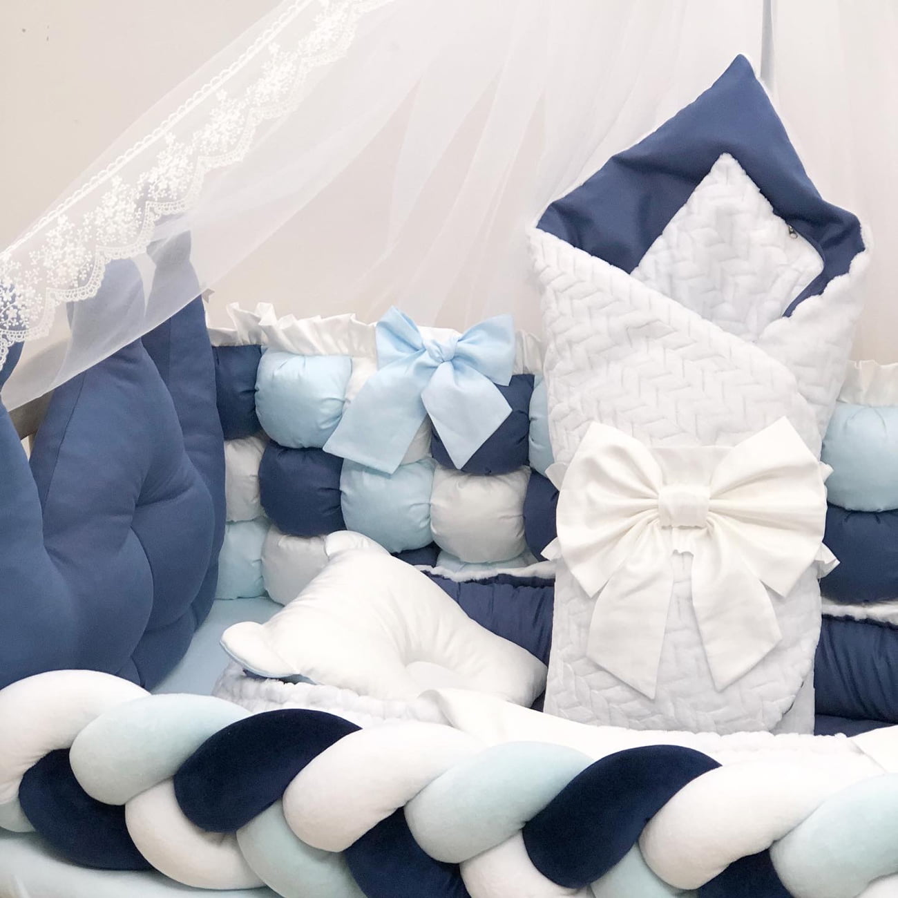 Crib set "Blue crown"
