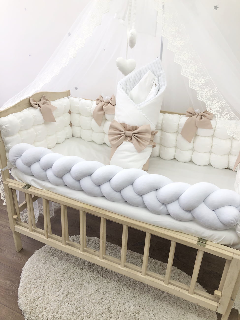 Crib set "luxury neutral"