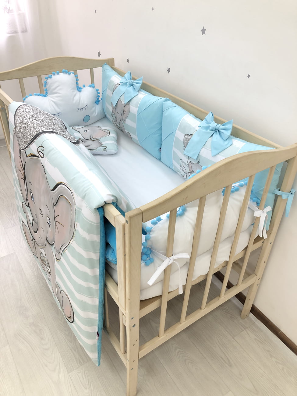 Crib set "Azure elephant"