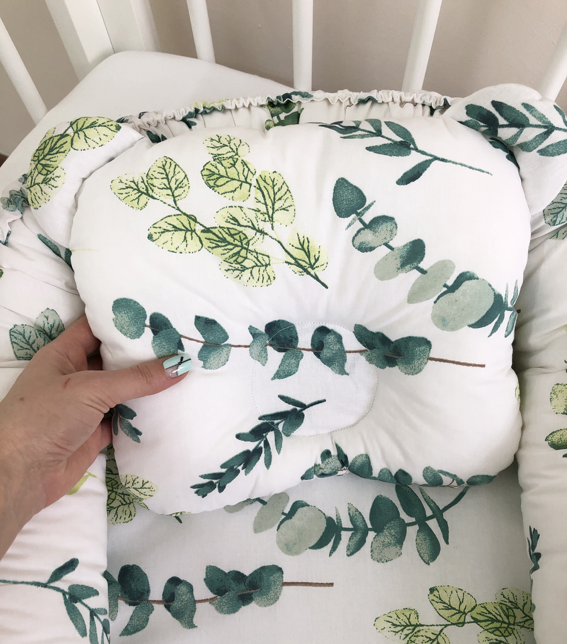 Baby nest "green leaves"