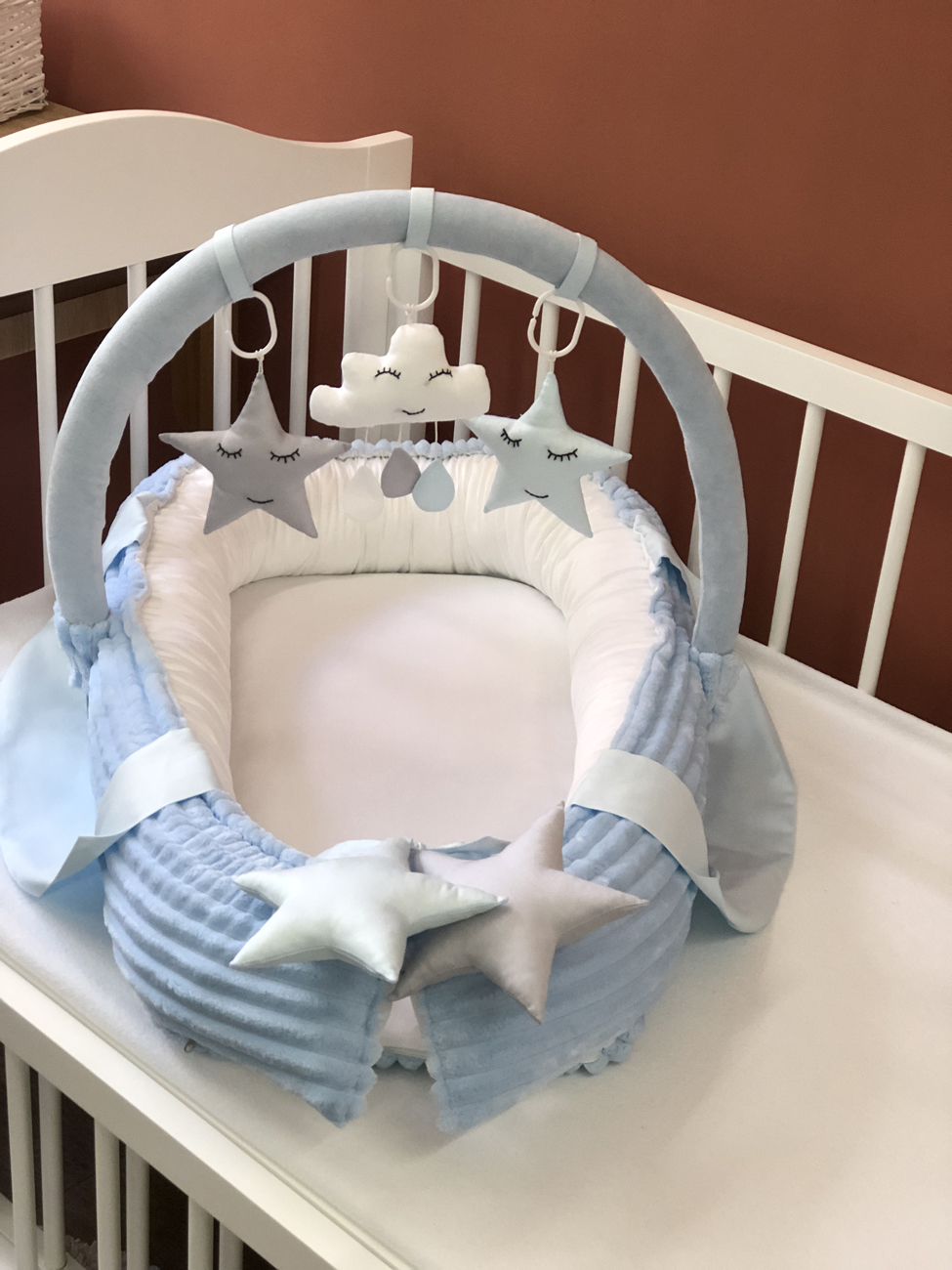 Baby nest "Blue and white"