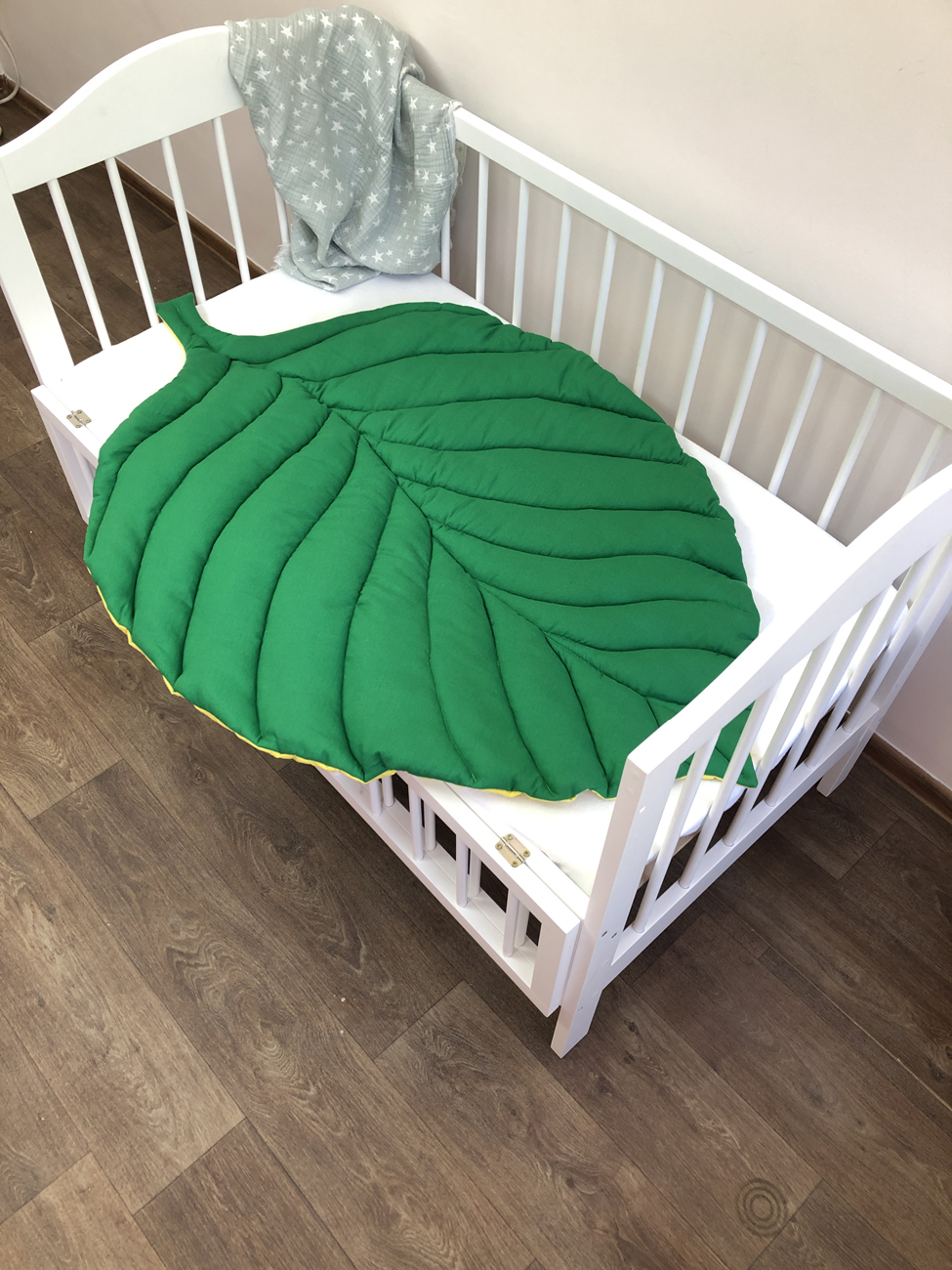Play mat green color