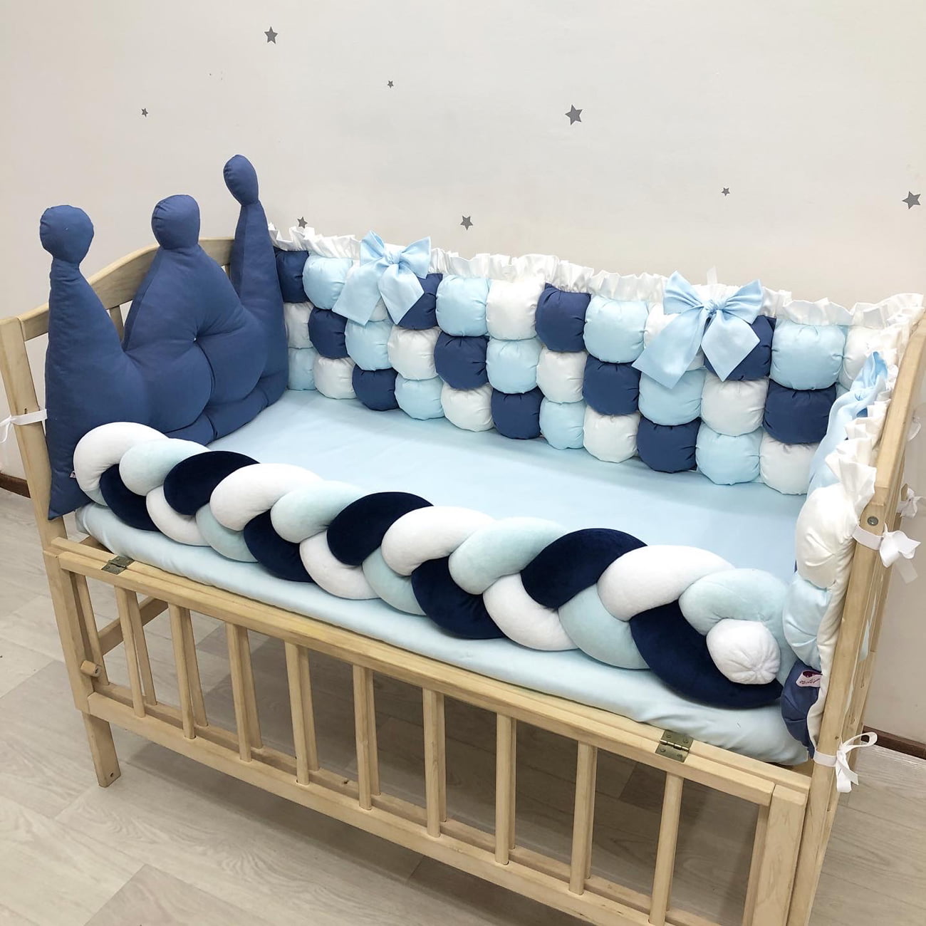 Crib set "Blue crown"