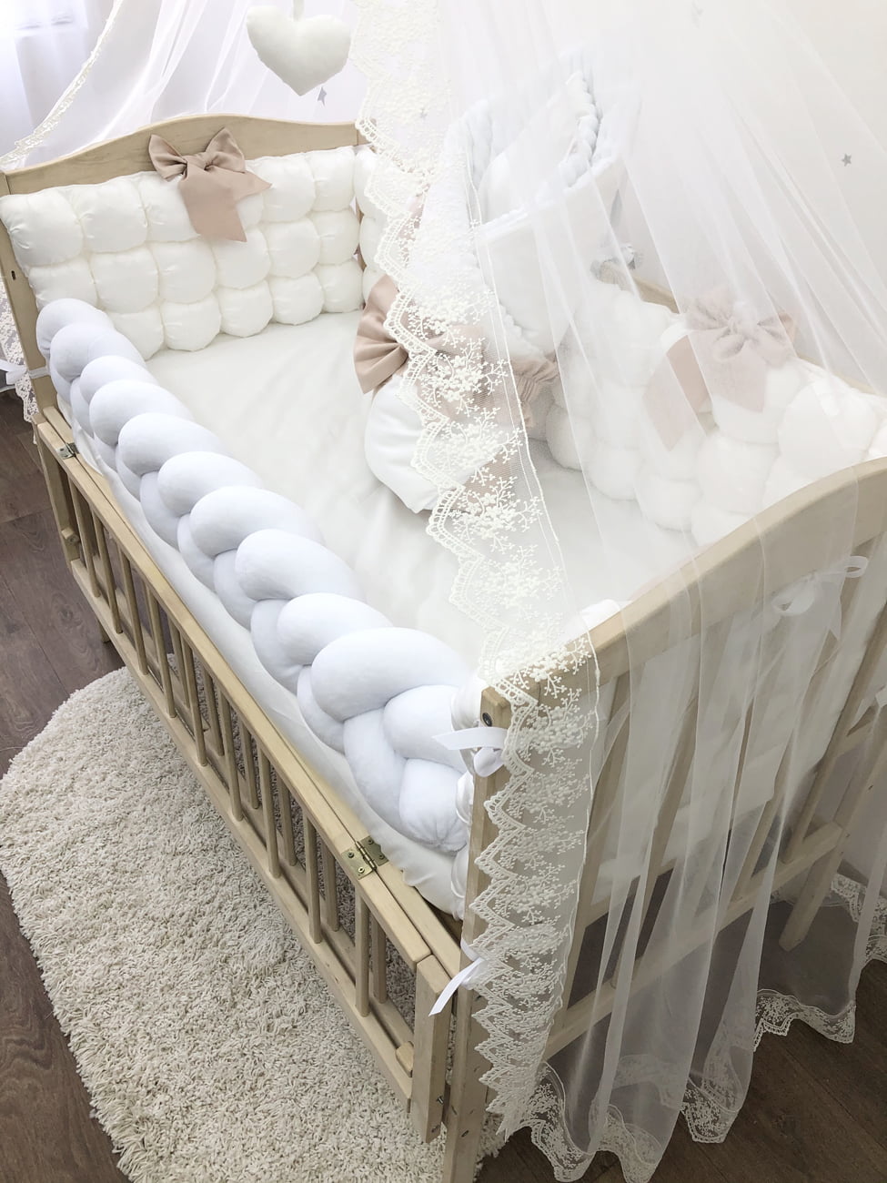 Crib set "luxury neutral"