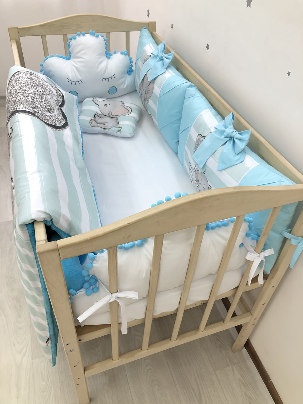 Crib set "Azure elephant"