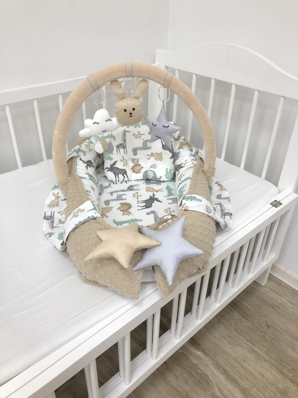 Baby nest beige"Animal pattern "