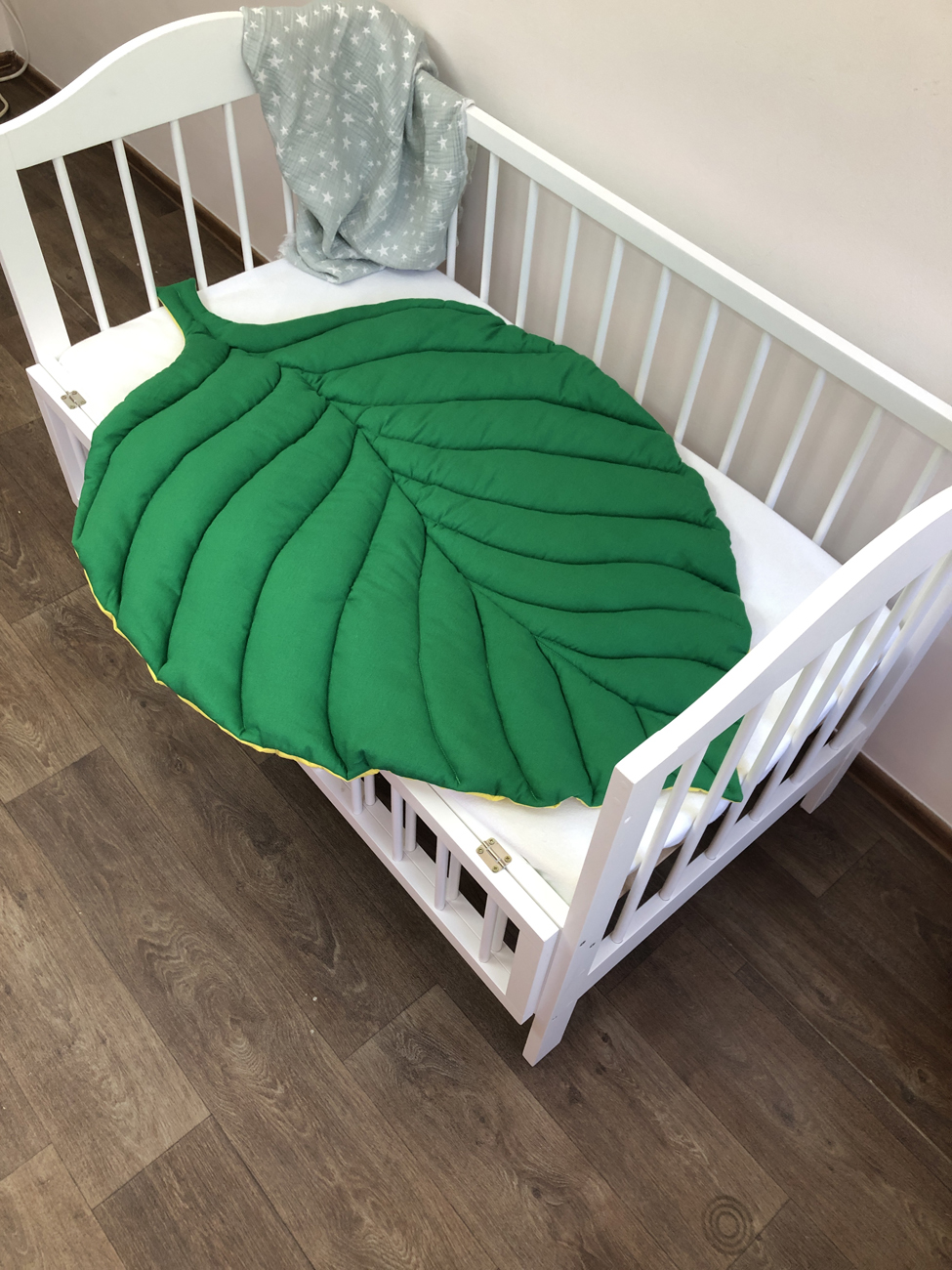Play mat green color
