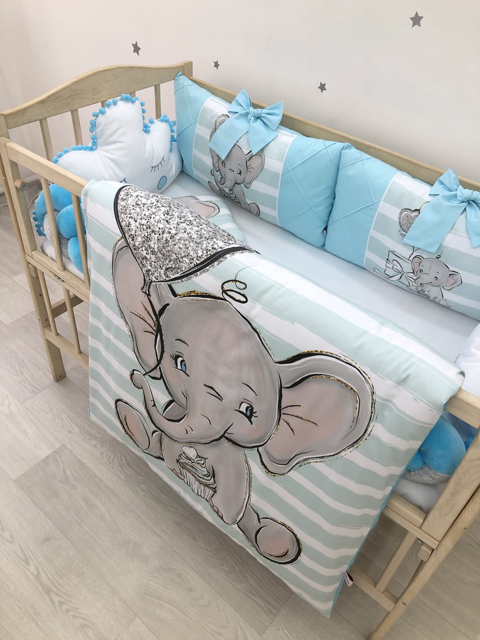 Crib set "Azure elephant"