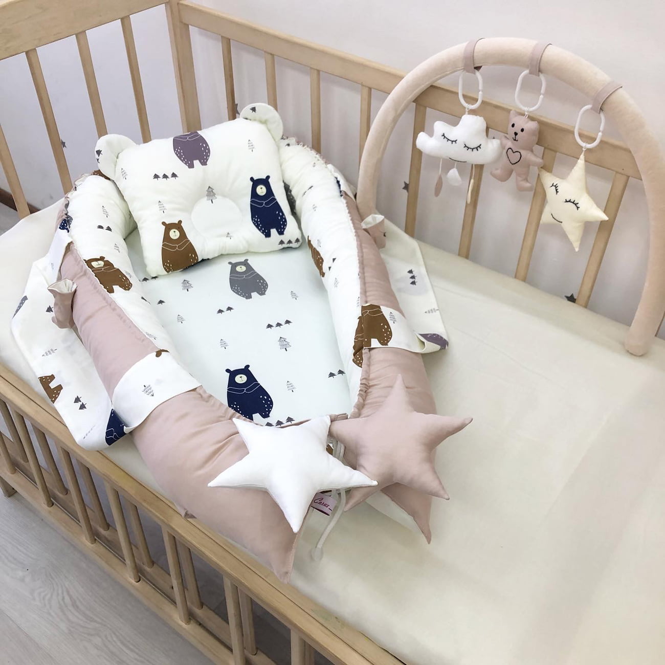 Baby Nest "Bear and toys"