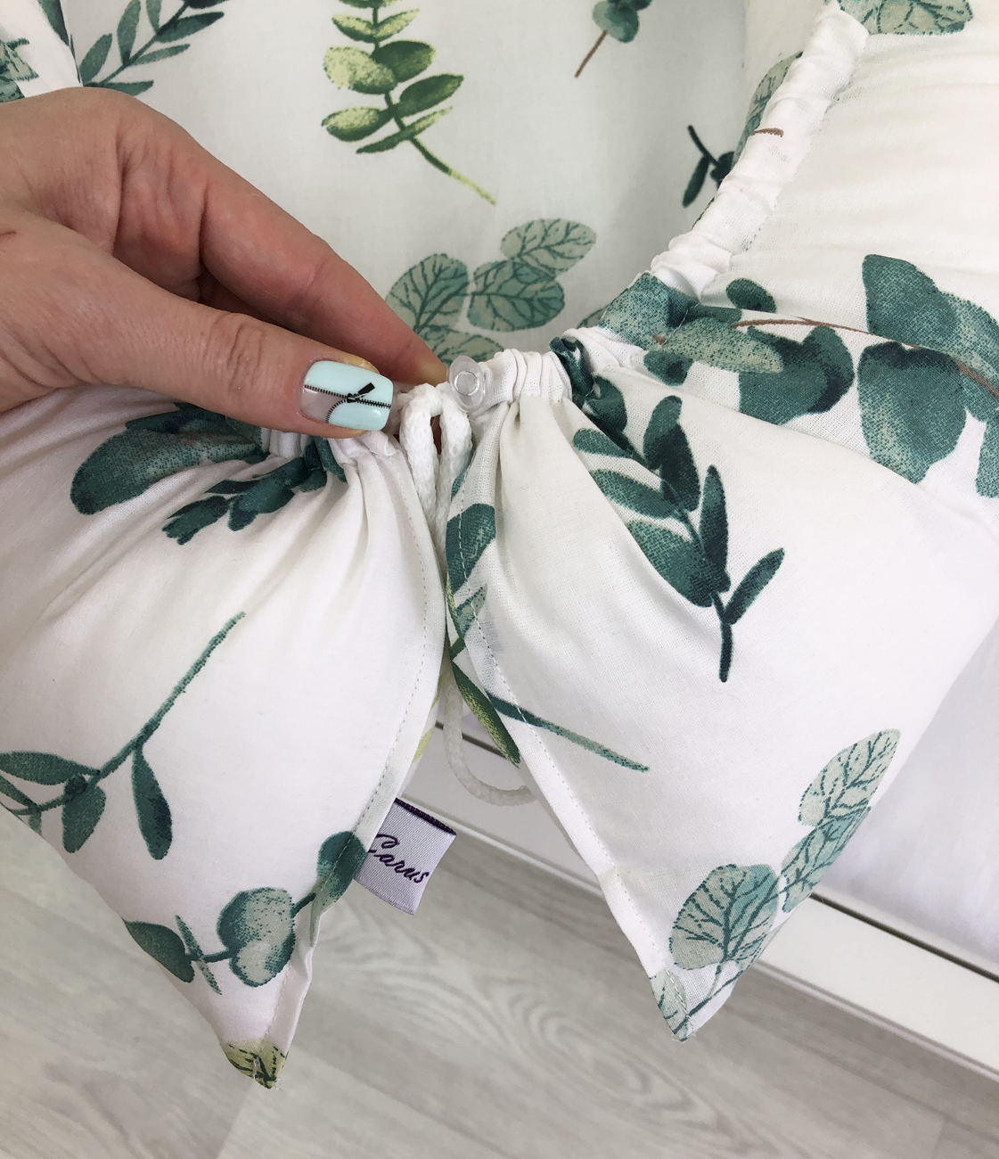 Baby nest "green leaves"
