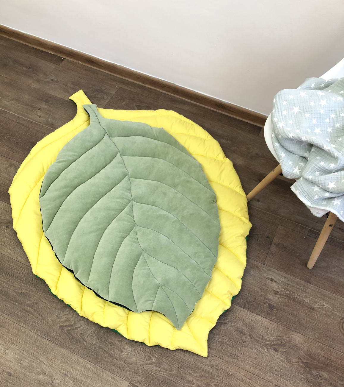 Yellow Linen Leaf Mat