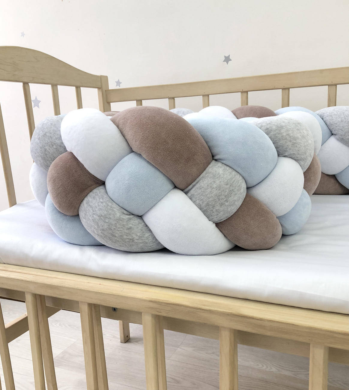 Multicolor knot 4-strand braided crib bumpers
