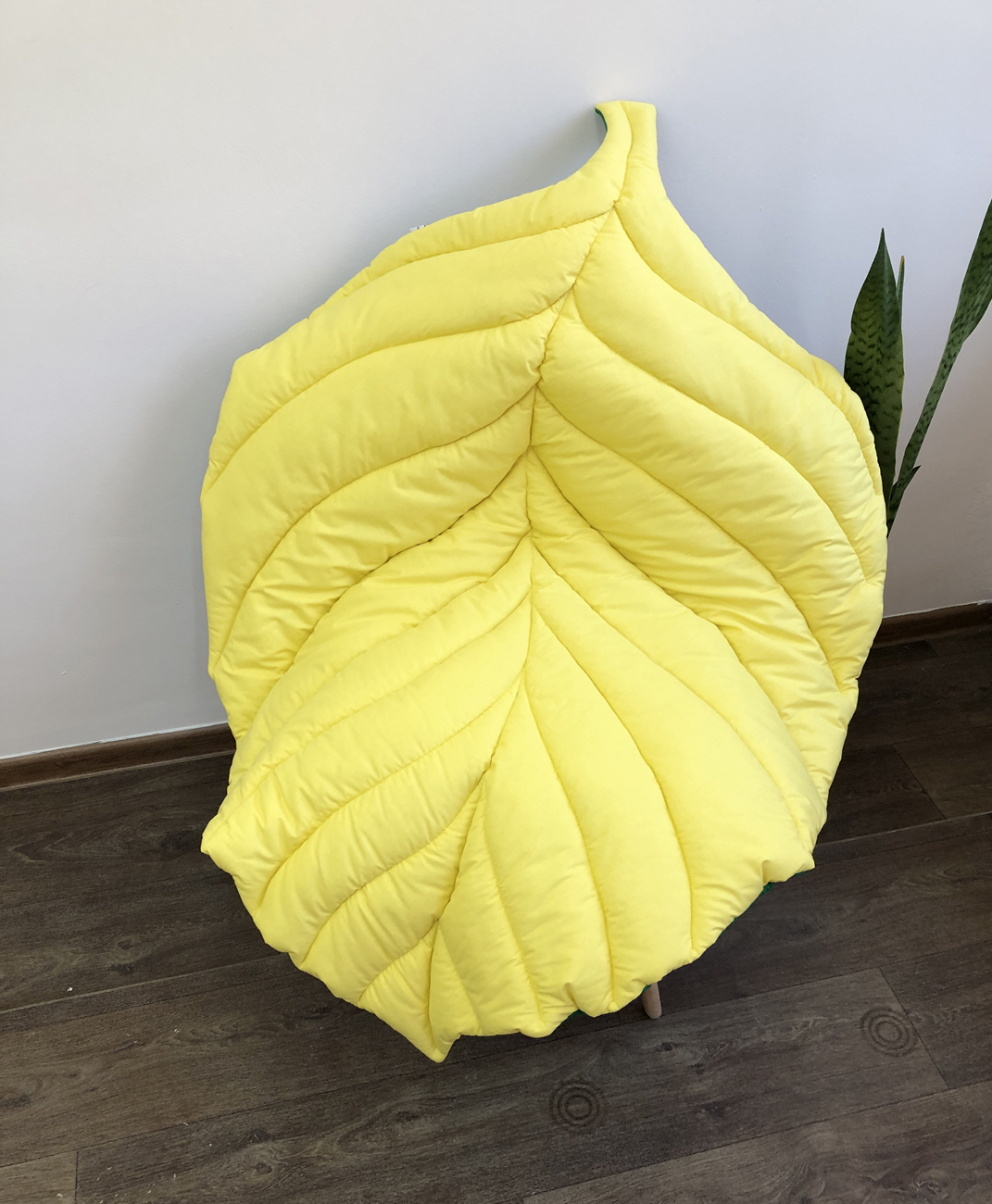 Yellow Linen Leaf Mat