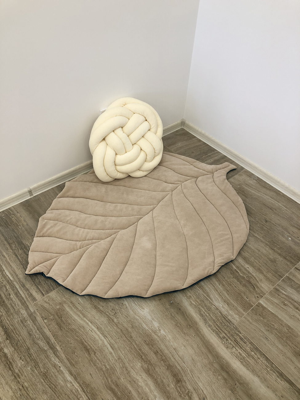 Big play mat beige color